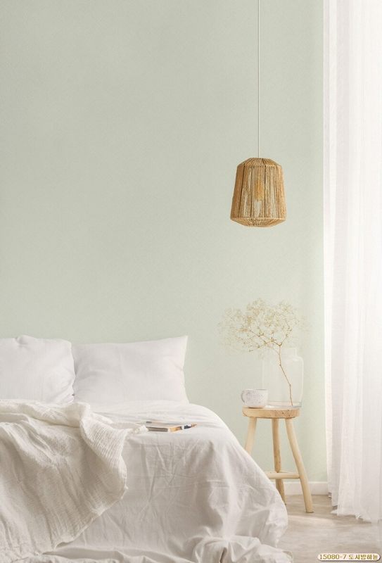 Xu hướng hiện nay, sự lựa chọn của giấy dán tường màu xanh ngọc sẽ giúp bạn tạo nên một không gian sống tươi mát và thanh tao trong ngôi nhà của mình.